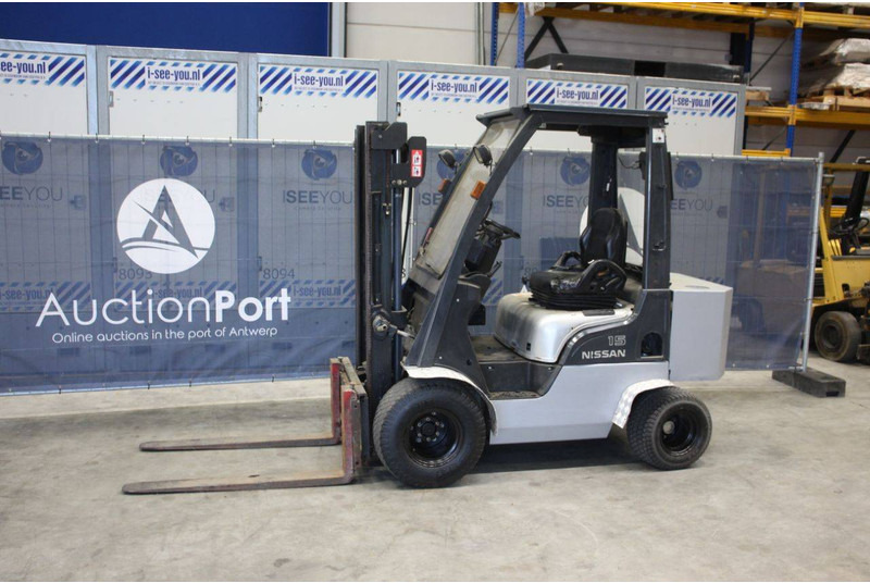 Nissan O1A15 - Forklift diesel: gambar 1 Nissan O1A15 - Forklift diesel: gambar 1