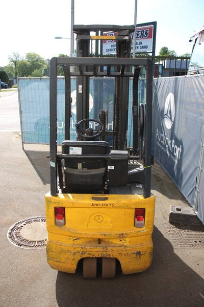 OM Carrelli XE 12 3 - Forklift listrik: gambar 4 OM Carrelli XE 12 3 - Forklift listrik: gambar 4