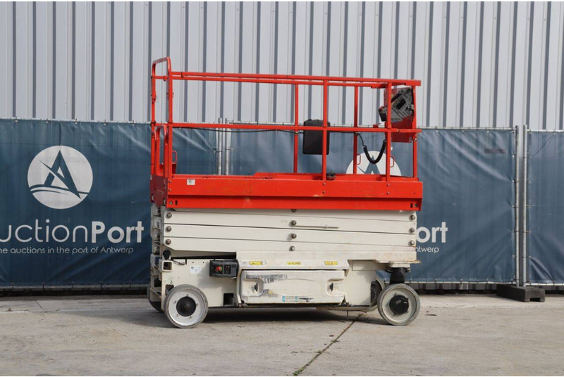 OSHKOSH 3246 ES - Scissor lifts: gambar 1 OSHKOSH 3246 ES - Scissor lifts: gambar 1