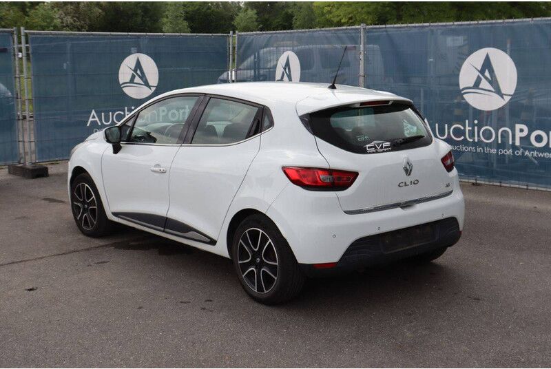 Renault Clio - Mobil sedan: gambar 5 Renault Clio - Mobil sedan: gambar 5