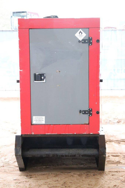 SDMO R145 - Genset: gambar 5 SDMO R145 - Genset: gambar 5