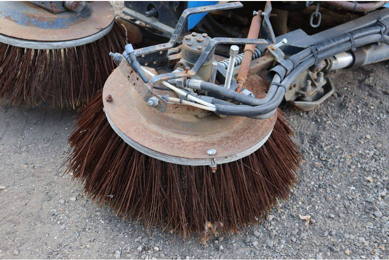 Penyapu jalan Schmidt SK152S: gambar 11 Penyapu jalan Schmidt SK152S: gambar 11