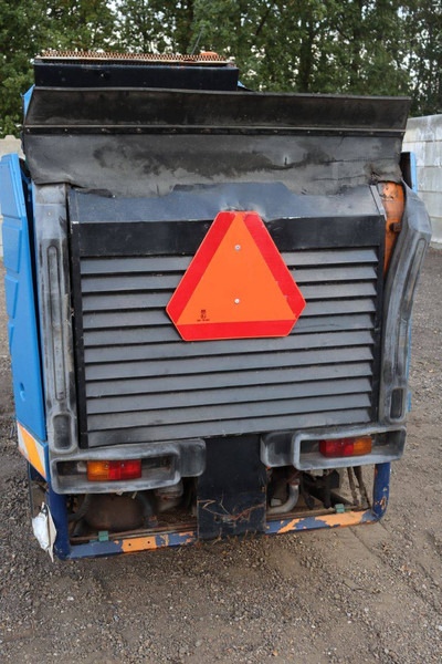 Penyapu jalan Schmidt SK152S: gambar 17 Penyapu jalan Schmidt SK152S: gambar 17