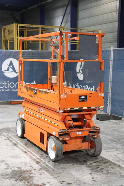 Skyjack SJ3220 - Scissor lifts: gambar 4 Skyjack SJ3220 - Scissor lifts: gambar 4