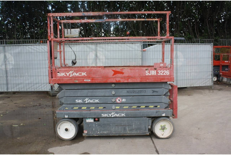 Skyjack SJ3226 - Scissor lifts: gambar 2 Skyjack SJ3226 - Scissor lifts: gambar 2