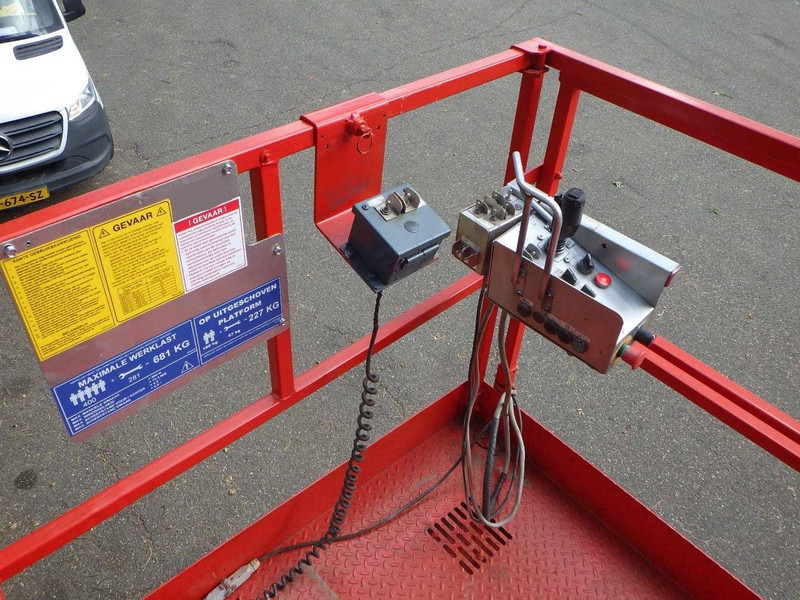 Skyjack SJ9250 - Scissor lifts: gambar 4 Skyjack SJ9250 - Scissor lifts: gambar 4