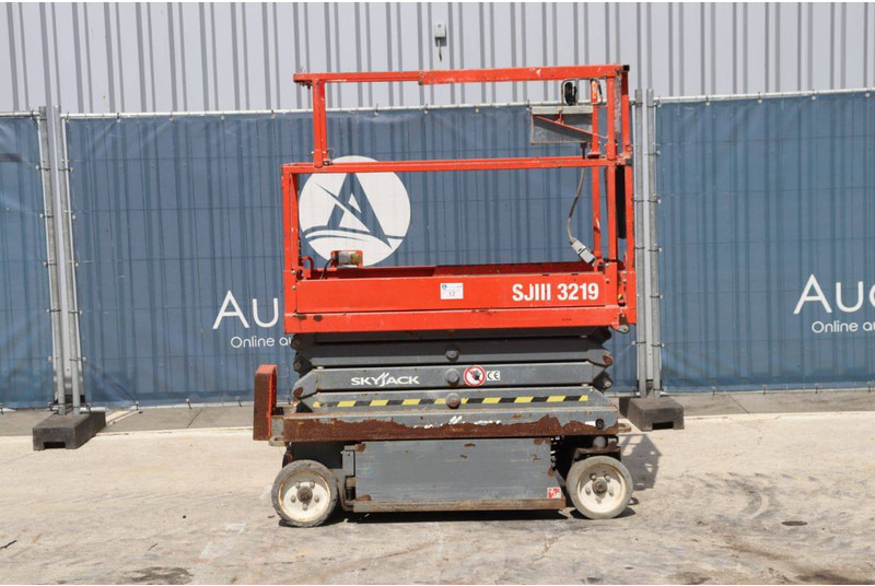 Skyjack SJIII 3219 - Scissor lifts: gambar 2 Skyjack SJIII 3219 - Scissor lifts: gambar 2