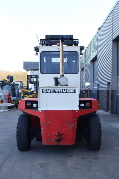 Svetruck 1260-30 - Penanganan kontainer: gambar 4 Svetruck 1260-30 - Penanganan kontainer: gambar 4