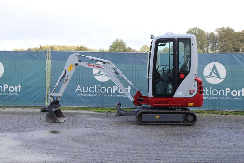 Takeuchi TB216 - Ekskavator perayap: gambar 2 Takeuchi TB216 - Ekskavator perayap: gambar 2