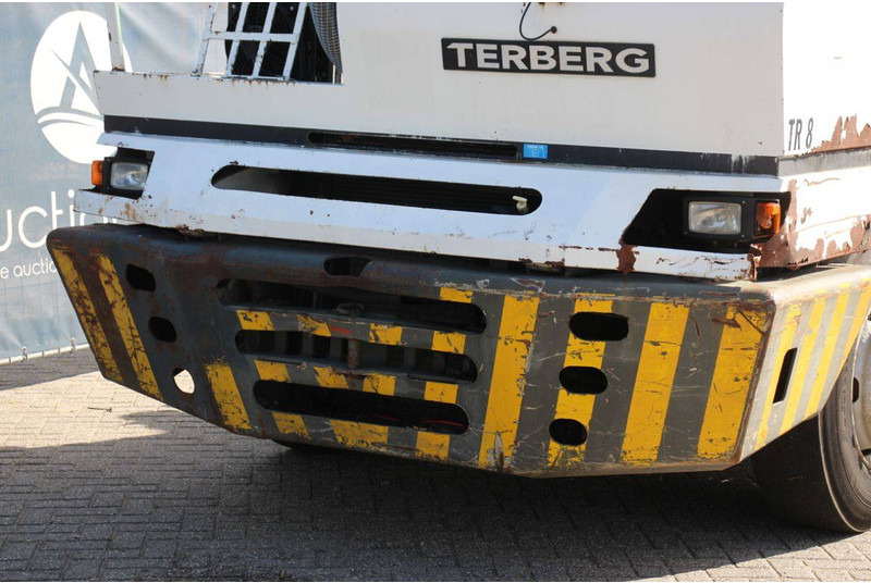 Traktor terminal Terberg YT222: gambar 9