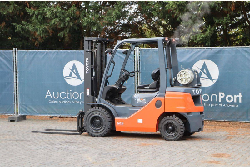 Toyota 02-8FGF25 - Forklift LPG: gambar 3 Toyota 02-8FGF25 - Forklift LPG: gambar 3