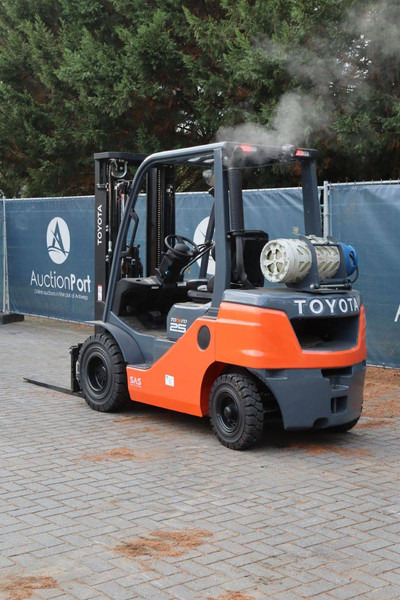 Toyota 02-8FGF25 - Forklift LPG: gambar 4 Toyota 02-8FGF25 - Forklift LPG: gambar 4