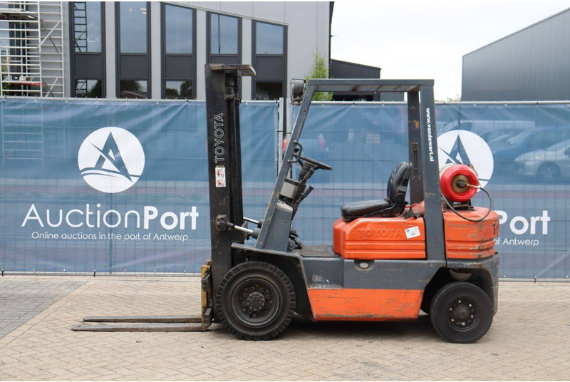 Toyota 42 5FG20 - Forklift LPG: gambar 2 Toyota 42 5FG20 - Forklift LPG: gambar 2