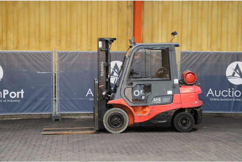 Toyota 42-7FGF25 - Forklift LPG: gambar 1 Toyota 42-7FGF25 - Forklift LPG: gambar 1