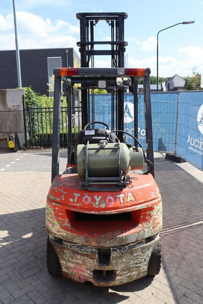 Toyota 42-7FGF25 - Forklift LPG: gambar 5 Toyota 42-7FGF25 - Forklift LPG: gambar 5
