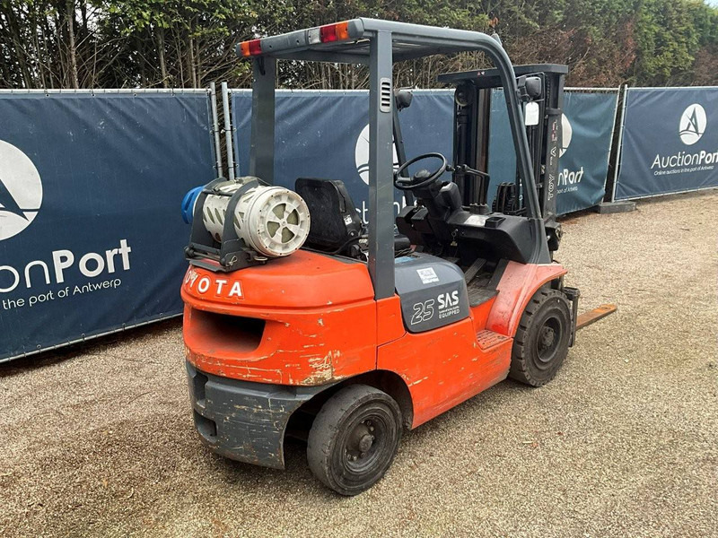Toyota 42-7FGF25 - Forklift LPG: gambar 3 Toyota 42-7FGF25 - Forklift LPG: gambar 3