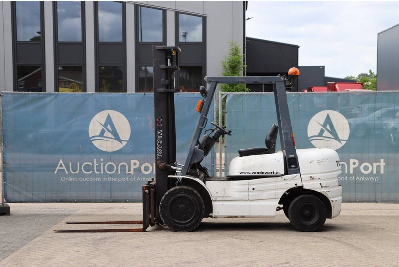 Toyota 62-6FDF30 - Forklift diesel: gambar 2 Toyota 62-6FDF30 - Forklift diesel: gambar 2