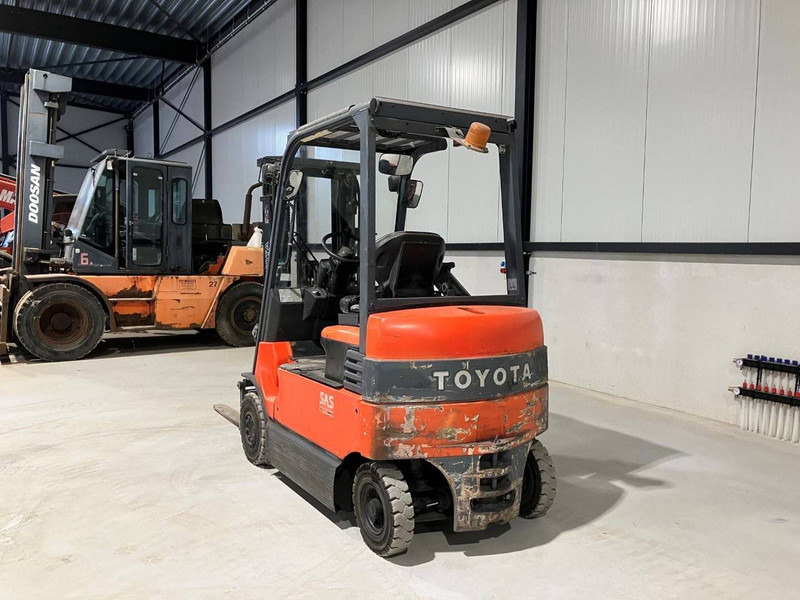 Toyota 7FBMF20 - Forklift listrik: gambar 3 Toyota 7FBMF20 - Forklift listrik: gambar 3