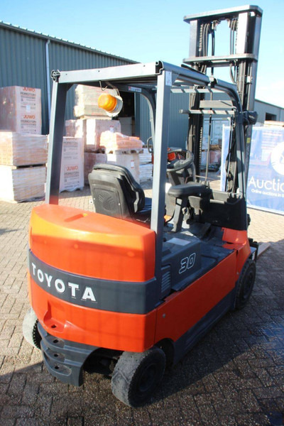 Toyota 7FBMF30 - Forklift listrik: gambar 5 Toyota 7FBMF30 - Forklift listrik: gambar 5