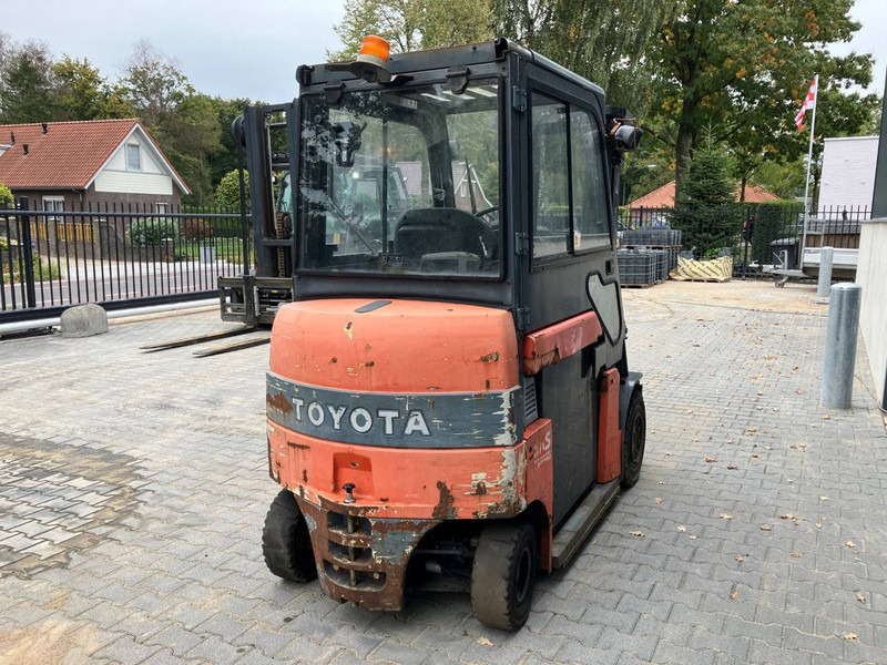 Toyota 7FBMF30 - Forklift listrik: gambar 5 Toyota 7FBMF30 - Forklift listrik: gambar 5