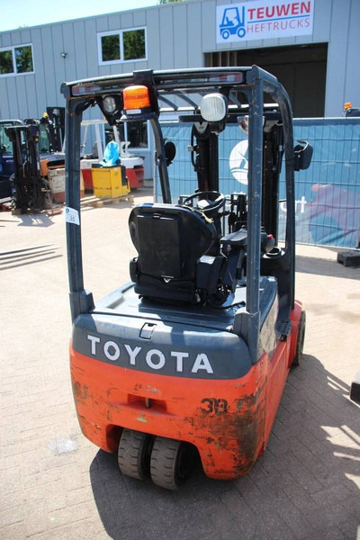 Toyota 8FBE20T - Forklift listrik: gambar 5 Toyota 8FBE20T - Forklift listrik: gambar 5