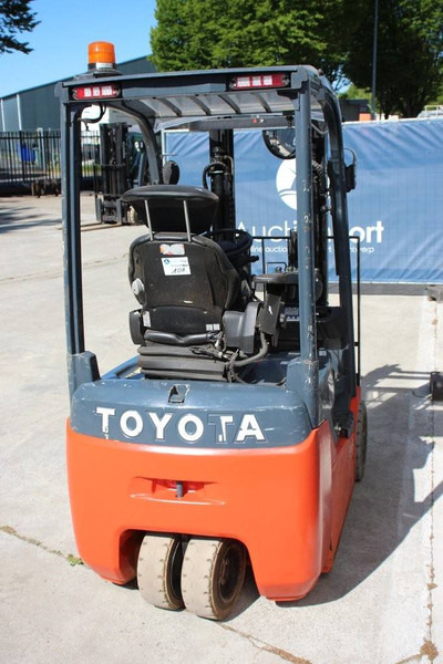 Toyota 8FBEK18T - Forklift listrik: gambar 5 Toyota 8FBEK18T - Forklift listrik: gambar 5