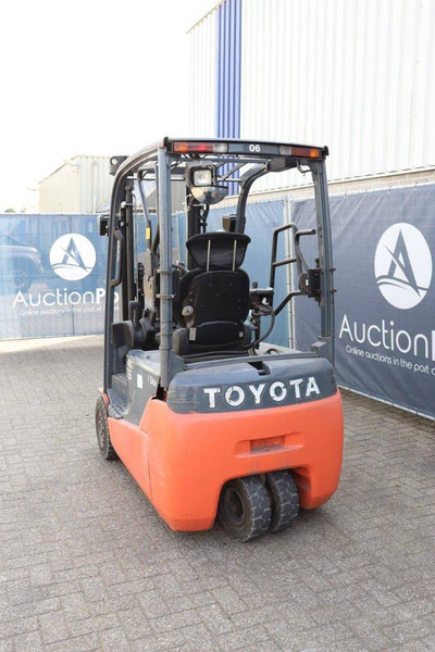Toyota 8FBET16 - Forklift listrik: gambar 4 Toyota 8FBET16 - Forklift listrik: gambar 4