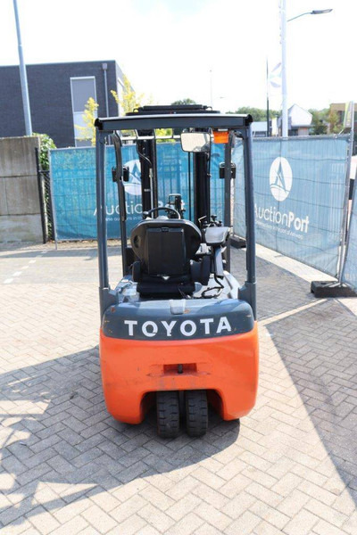 Toyota 8FBET18 - Forklift listrik: gambar 4 Toyota 8FBET18 - Forklift listrik: gambar 4