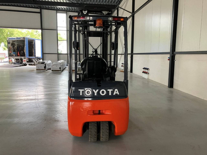 Toyota 8FBET20 - Forklift listrik: gambar 4 Toyota 8FBET20 - Forklift listrik: gambar 4