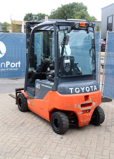 Toyota 8FBM20T - Forklift listrik: gambar 4 Toyota 8FBM20T - Forklift listrik: gambar 4