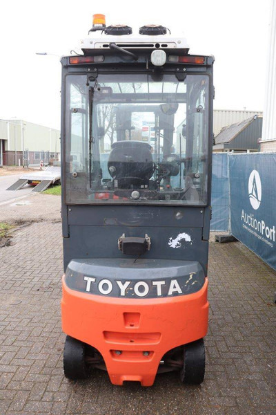 Toyota 8FBMT25 - Forklift listrik: gambar 4 Toyota 8FBMT25 - Forklift listrik: gambar 4