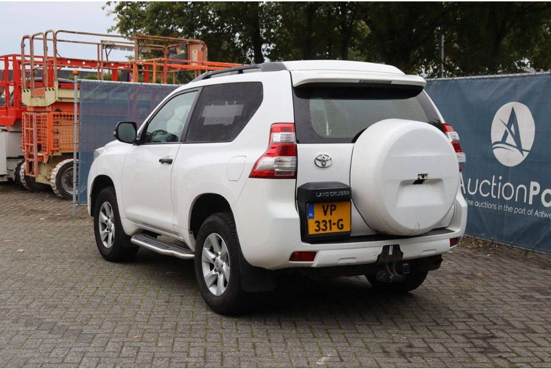 Toyota Land Cruiser - Mobil sedan: gambar 4 Toyota Land Cruiser - Mobil sedan: gambar 4