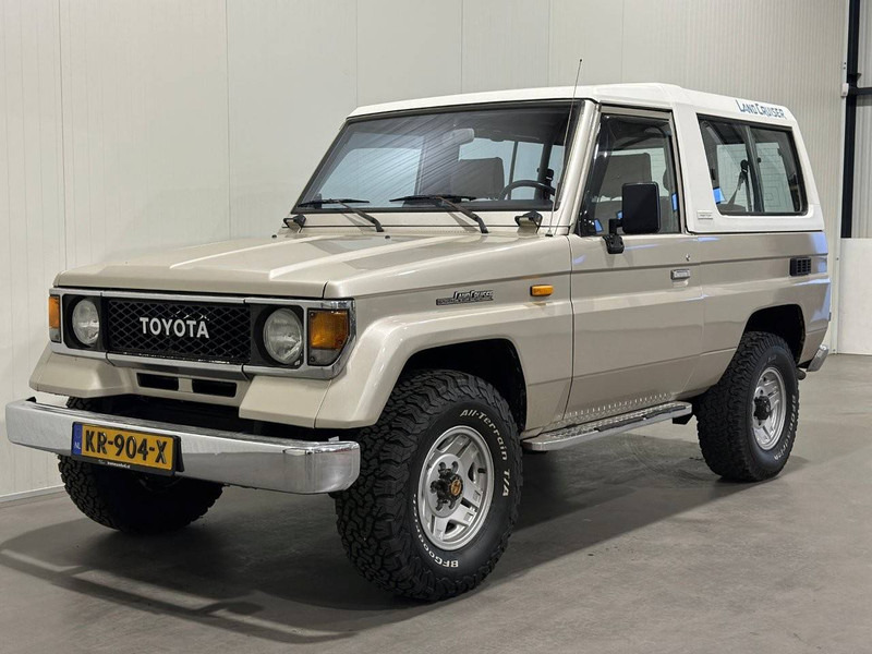 Toyota Land Cruiser - Mobil: gambar 1 Toyota Land Cruiser - Mobil: gambar 1