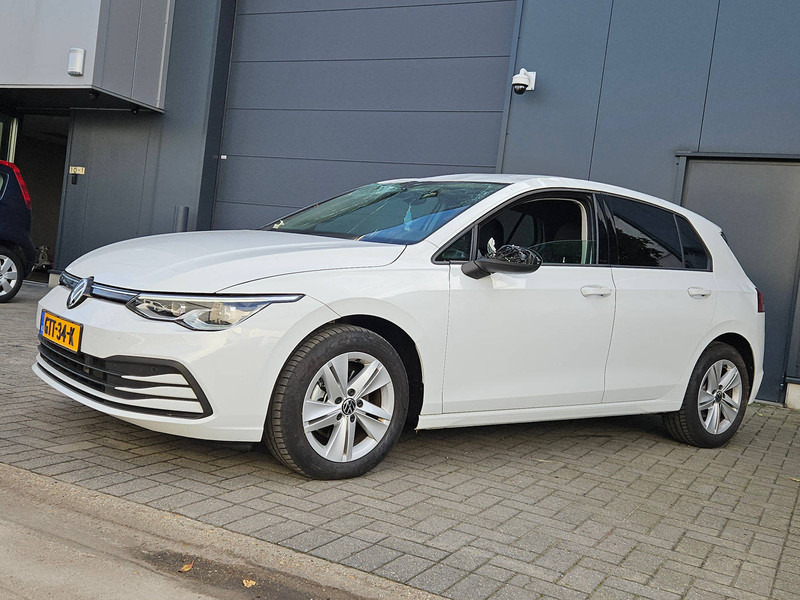 Volkswagen Golf 8 eTSI - Mobil sedan: gambar 2 Volkswagen Golf 8 eTSI - Mobil sedan: gambar 2