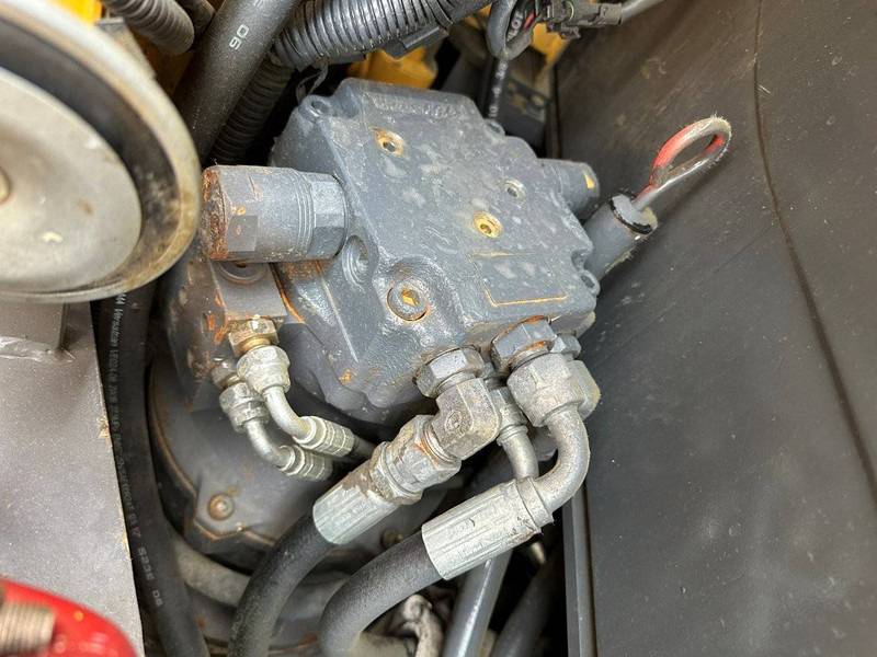 Ekskavator perayap Volvo EC55D: gambar 20