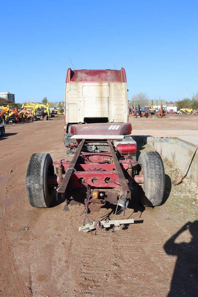 Volvo FH16-520 - Truk sasis: gambar 4 Volvo FH16-520 - Truk sasis: gambar 4