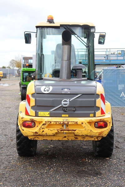 Volvo L30G - Wheel loader: gambar 5 Volvo L30G - Wheel loader: gambar 5