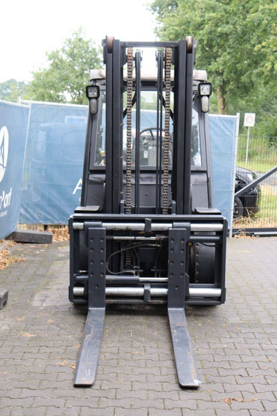 Yale GLP55MJ - Forklift LPG: gambar 5 Yale GLP55MJ - Forklift LPG: gambar 5