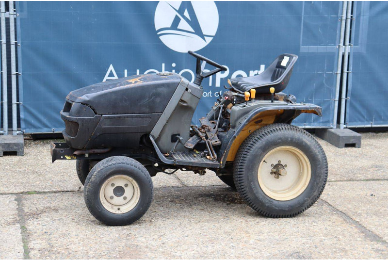 Yanmar Ke-100 - Traktor: gambar 1 Yanmar Ke-100 - Traktor: gambar 1