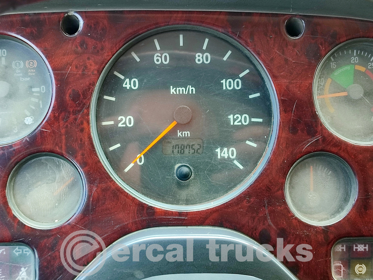 Truk jungkit BMC 2012 PRO 940 6X4 - TİPPER TRUCK: gambar 26 Truk jungkit BMC 2012 PRO 940 6X4 - TİPPER TRUCK: gambar 26