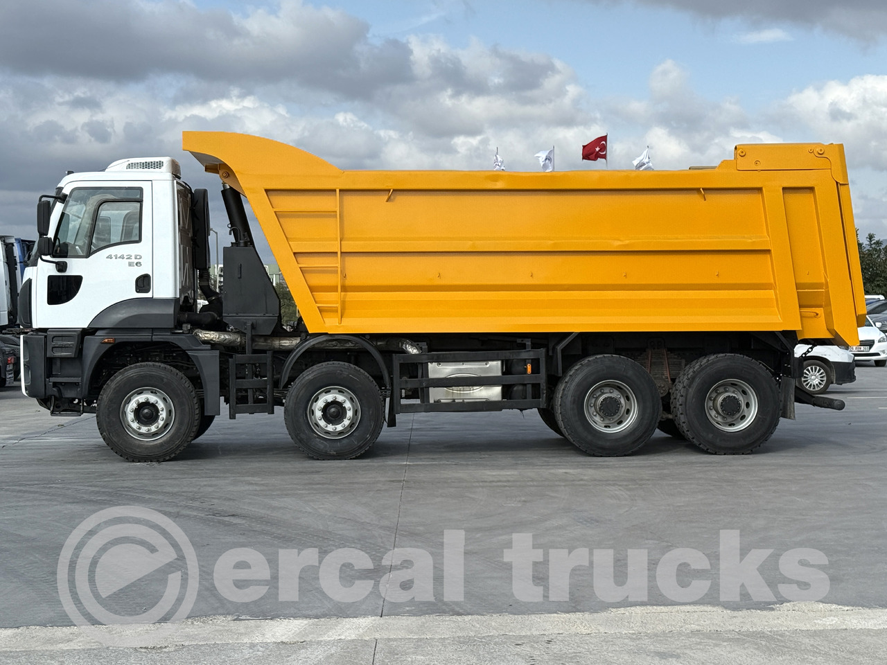 FORD 2017 FORD CARGO 4142 D / MANUAL-AC -EURO6-8X4-HARDOX TIPPER - Truk jungkit: gambar 5 FORD 2017 FORD CARGO 4142 D / MANUAL-AC -EURO6-8X4-HARDOX TIPPER - Truk jungkit: gambar 5