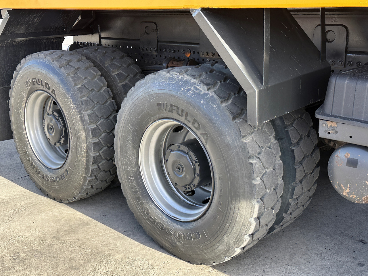 Truk jungkit MERCEDES 2021 MERCEDES AROCS 4142/AUTO-AC-EURO6-8X4 HARDOX TIPPER: gambar 24 Truk jungkit MERCEDES 2021 MERCEDES AROCS 4142/AUTO-AC-EURO6-8X4 HARDOX TIPPER: gambar 24