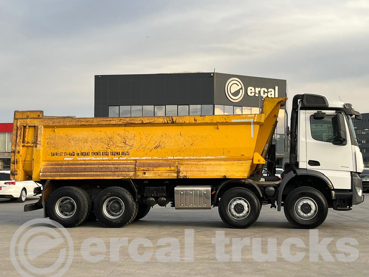MERCEDES-BENZ 2017 AROCS 4142 MANUAL AC- 8X4 EURO 6-HARDOX TIPPER - Truk jungkit: gambar 4 MERCEDES-BENZ 2017 AROCS 4142 MANUAL AC- 8X4 EURO 6-HARDOX TIPPER - Truk jungkit: gambar 4