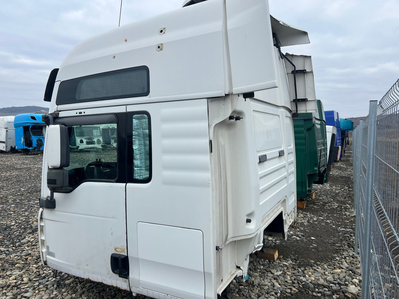 CABINA MAN TGA XXL - Kabin untuk Truk: gambar 4 CABINA MAN TGA XXL - Kabin untuk Truk: gambar 4