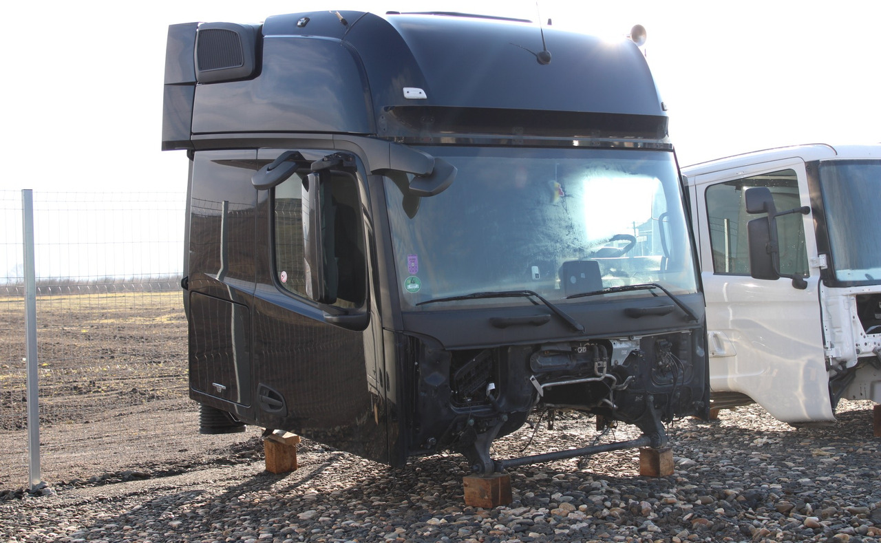 CABINA MERCEDES ACTROS MP4 GIGA SPACE - Kabin untuk Truk: gambar 2 CABINA MERCEDES ACTROS MP4 GIGA SPACE - Kabin untuk Truk: gambar 2