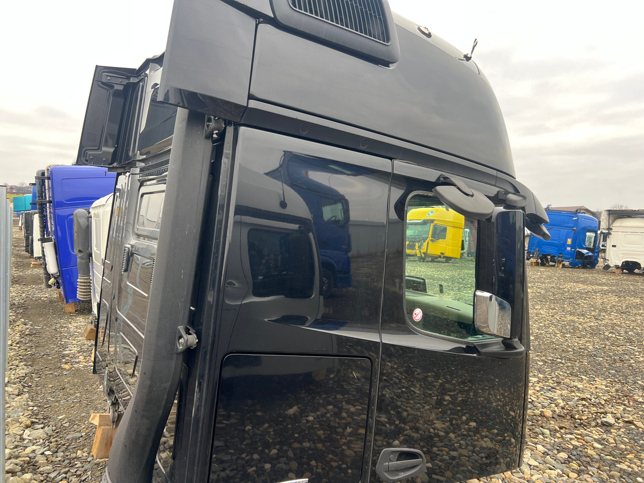 CABINA MERCEDES ACTROS MP4 GIGA SPACE - Kabin untuk Truk: gambar 5 CABINA MERCEDES ACTROS MP4 GIGA SPACE - Kabin untuk Truk: gambar 5