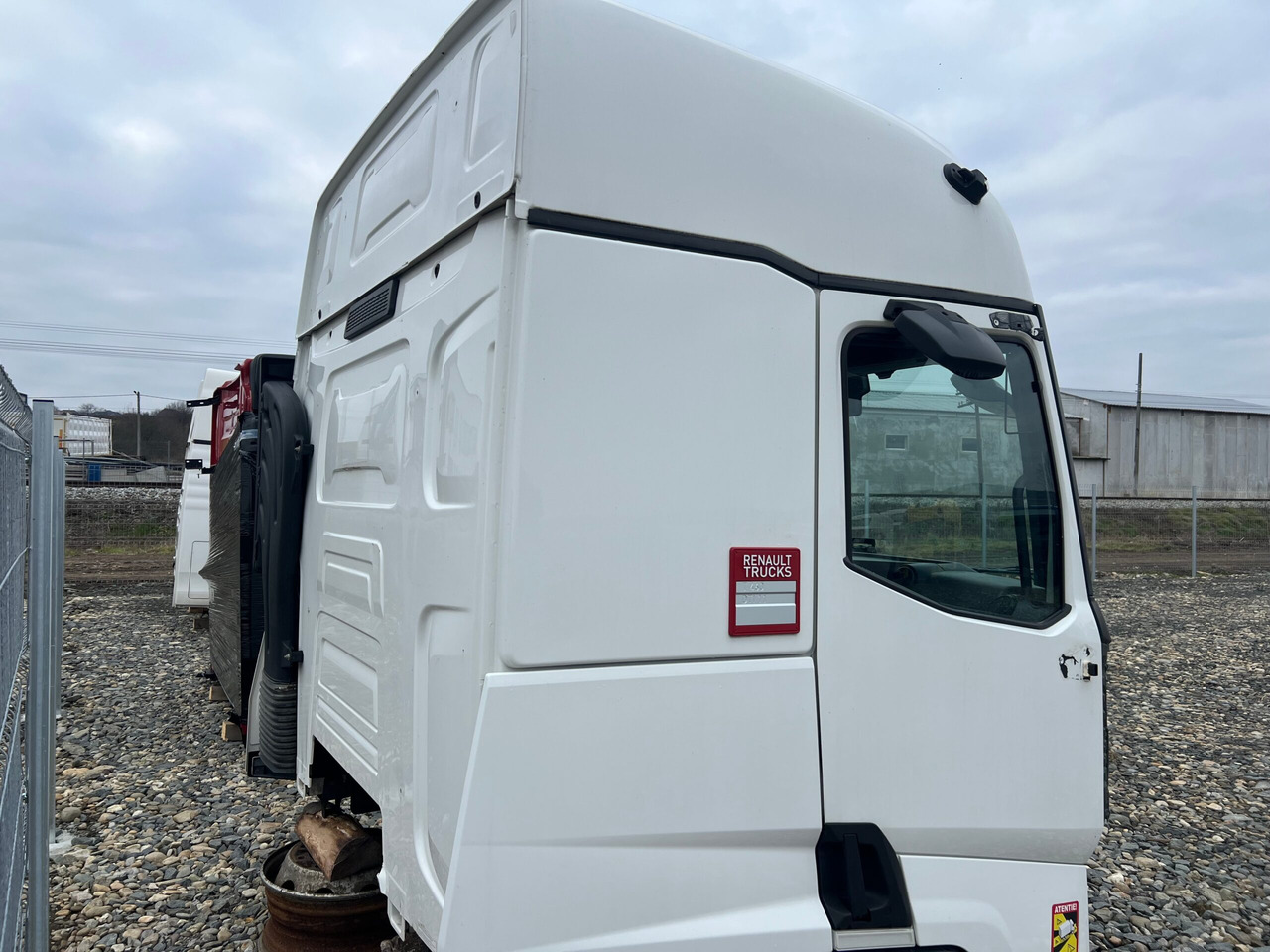 CABINA RENAULT T SLEEPER - Kabin untuk Truk: gambar 4 CABINA RENAULT T SLEEPER - Kabin untuk Truk: gambar 4