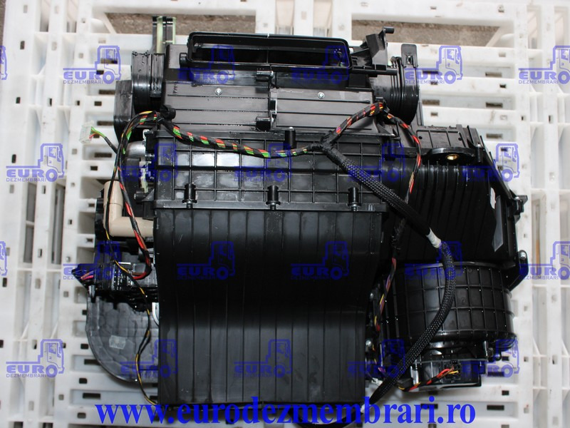 CARCASA SISTEM CLIMATIZARE MERCEDES ACTROS MP4 A9608305560 - Suku Cadang AC untuk Truk: gambar 2 CARCASA SISTEM CLIMATIZARE MERCEDES ACTROS MP4 A9608305560 - Suku Cadang AC untuk Truk: gambar 2