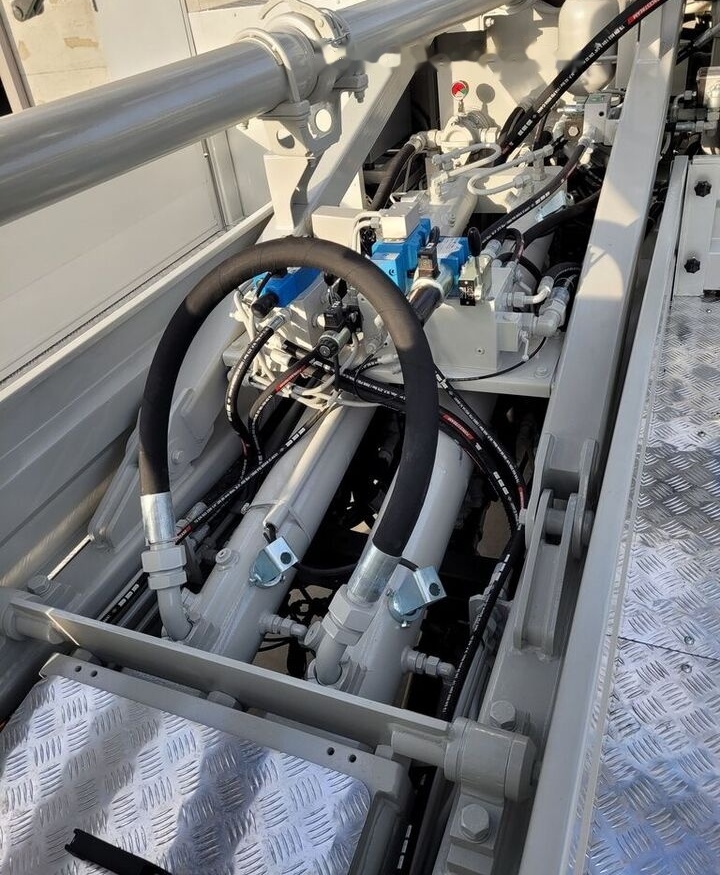 Mercedes-Benz New BMS BCP M22 ZX-4 on chassis - Truk pompa beton: gambar 2 Mercedes-Benz New BMS BCP M22 ZX-4 on chassis - Truk pompa beton: gambar 2