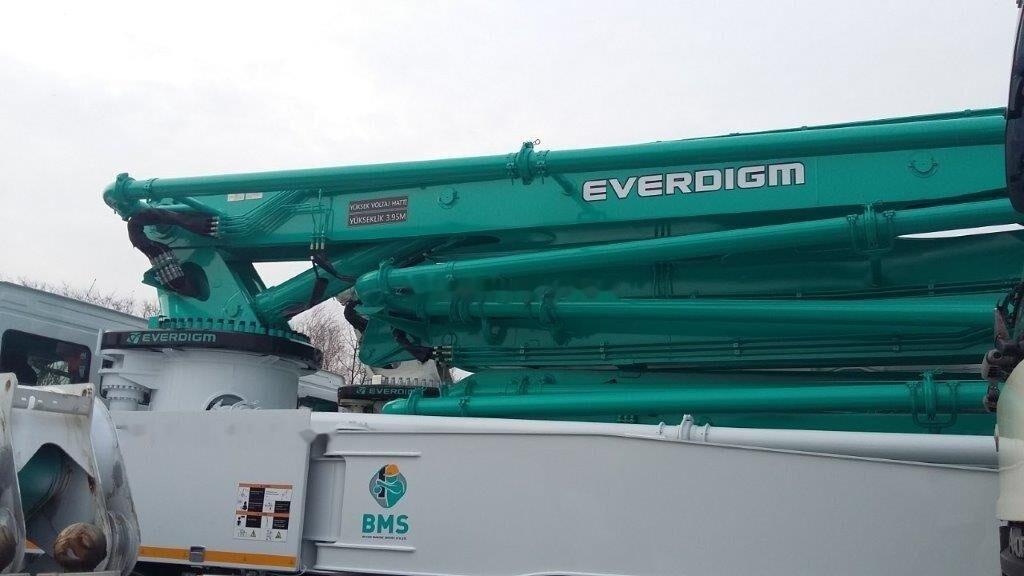 Mercedes-Benz New Everdigm ECP 42 CX 5 ECP 42 CX5 on chassis - Truk pompa beton: gambar 5 Mercedes-Benz New Everdigm ECP 42 CX 5 ECP 42 CX5 on chassis - Truk pompa beton: gambar 5